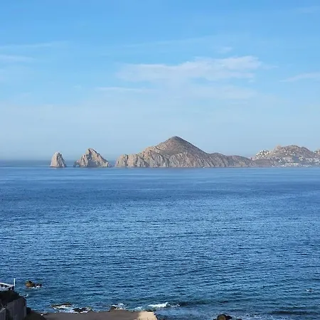 Oceanfront Penthouse, 2 Masters, 2 Baths, Kitchen! Apartment