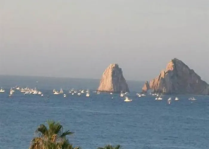Oceanfront Penthouse, 2 Masters, 2 Baths, Kitchen! Cabo San Lucas